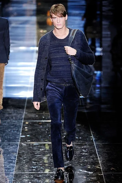 Look 17